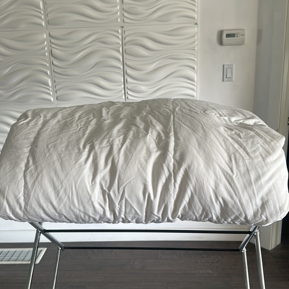 [Price Reduced] Blue bridge 75% down comforter (Queen size) $200 off！！ - Picture 5 of 8